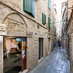 Grgur Ninski 4* سبليت