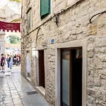 Grgur Ninski 4* سبليت