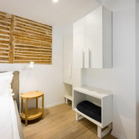 Grgur Ninski 4*
