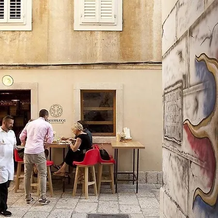 그레고리 닌스키 룸즈 4* 스플리트