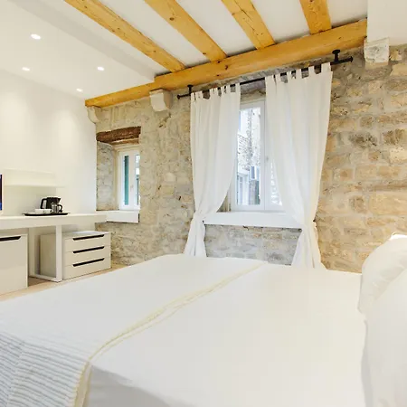 그레고리 닌스키 룸즈 스플리트