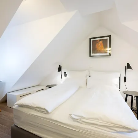 Grgur Ninski 4*