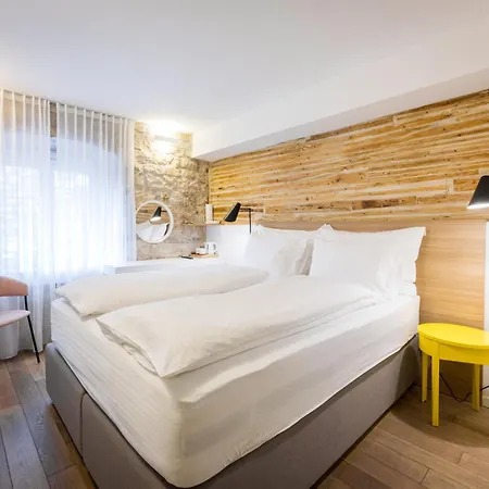 Grgur Ninski 4*