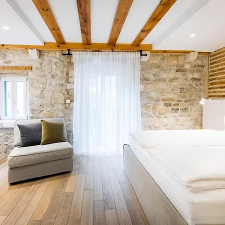 Grgur Ninski Bed and breakfast Split