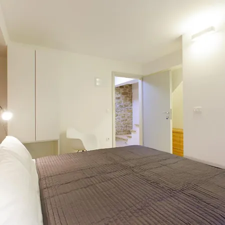 그레고리 닌스키 룸즈 B&B 스플리트