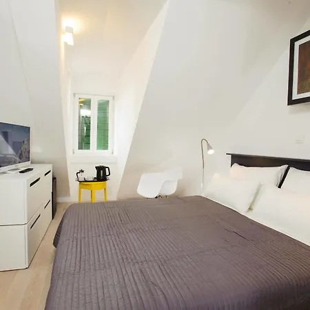 Grgur Ninski 4*