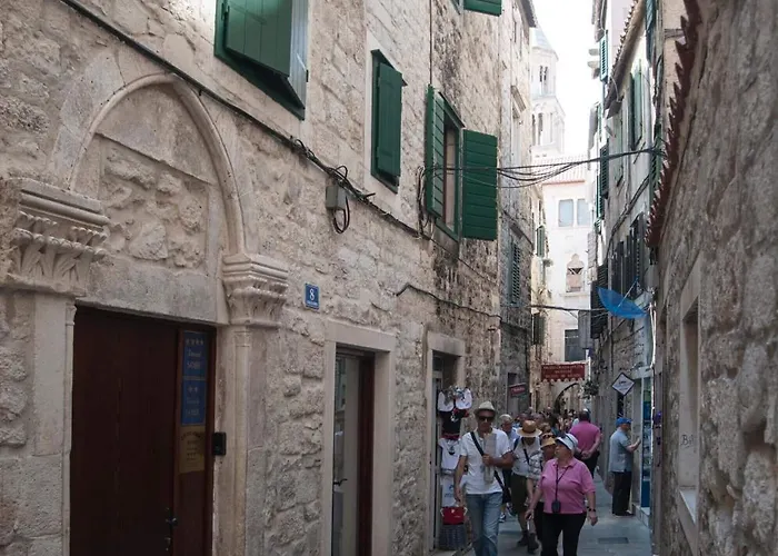 Grgur Ninski Nocleg ze śniadaniem Split