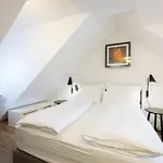 Grgur Ninski 4*