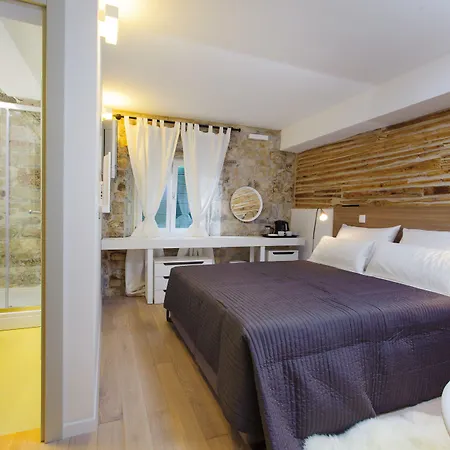 Grgur Ninski Couette-café