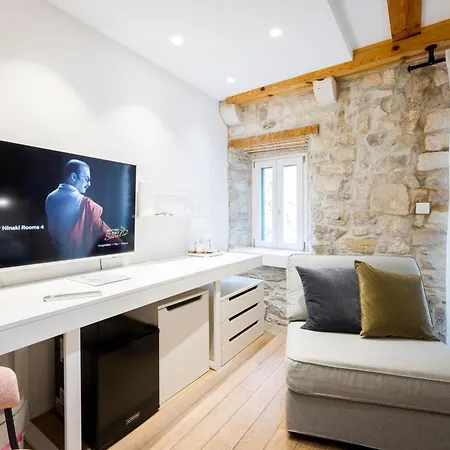 Grgur Ninski 4* Сплит