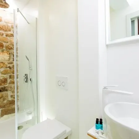 Grgur Ninski Couette-café